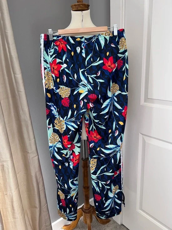 Adidas Original X HER London track pants with side zip hem - Picture 4 of 9